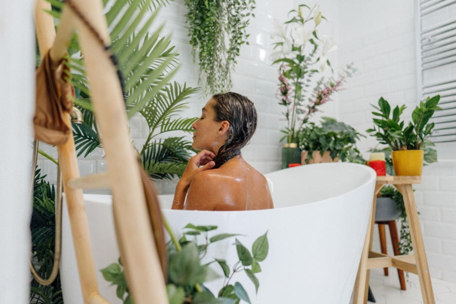 ✈️ Jet Lag Recovery: How to Restore Your Skin, Energy & Glow After Travel